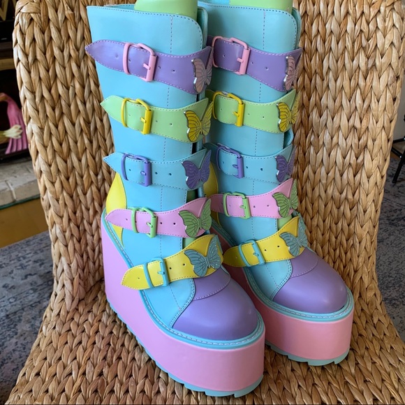 butterfly platform boots